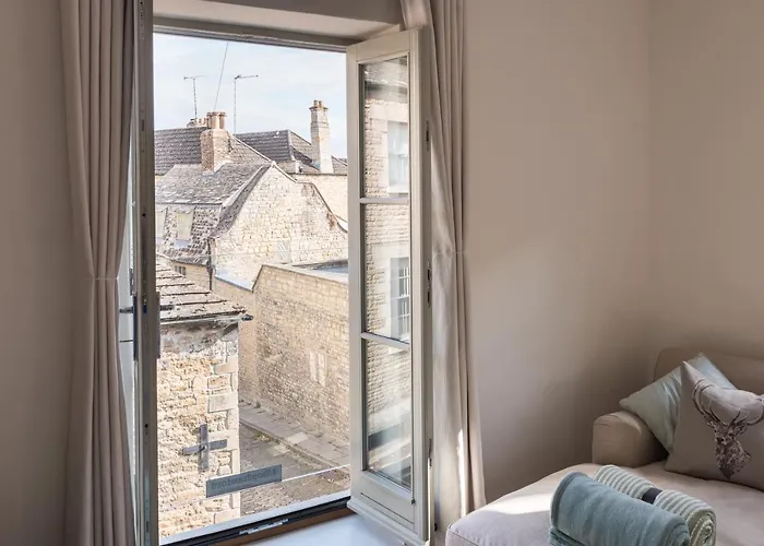 Luxury Cottage In Stamford Featured In The Sunday Times, Best Place To Live